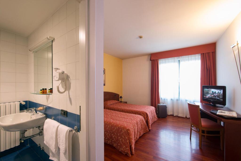 Hotel La Cascata Azzano San Paolo Екстер'єр фото